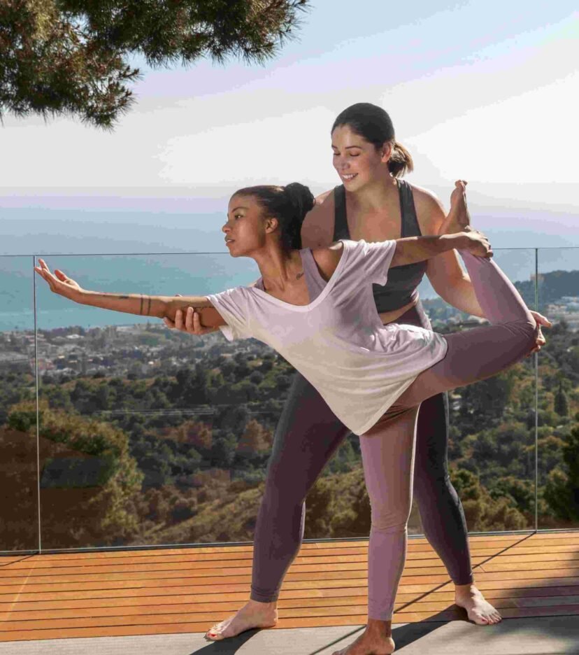 full-shot-woman-trying-yoga-pose (1)